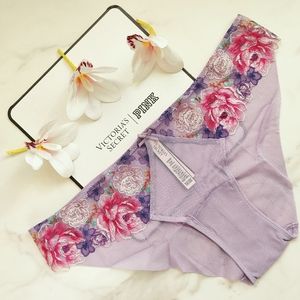 NWT VICTORIA'S SECRET DREAM ANGELS FLORAL EMBROIDERY CHEEKINI PANTY IN LIGHT PUR